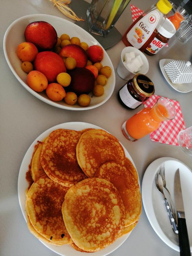 Bed and Breakfast Les Bichettes Mortagne-sur-Sevre Exterior foto